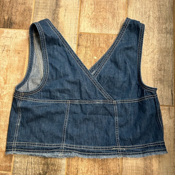 🆕 NWT Anthropologie Pilcro Coastal Cutoff V-Neck Denim Top - Picture 7 of 9